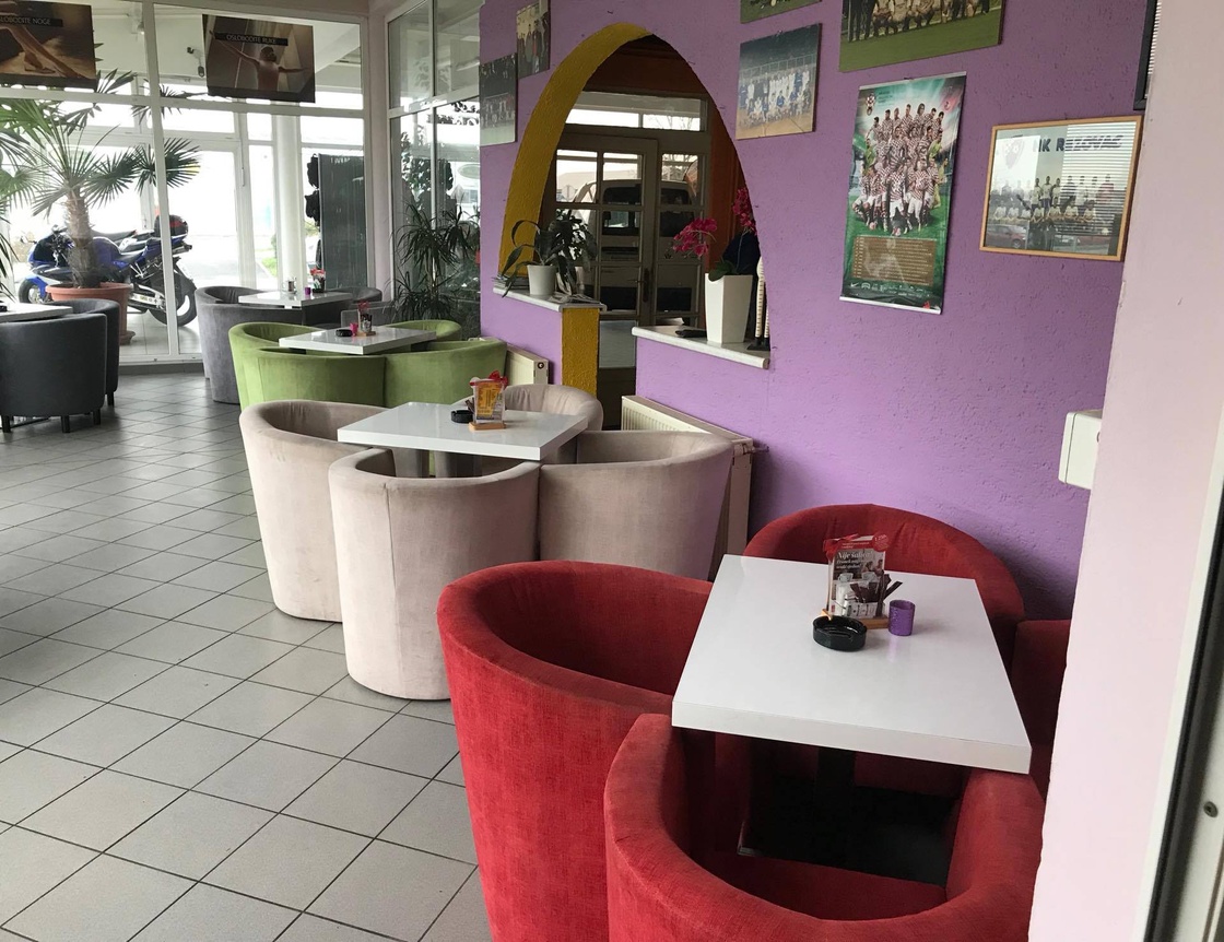 Unutrašnjost caffe bara